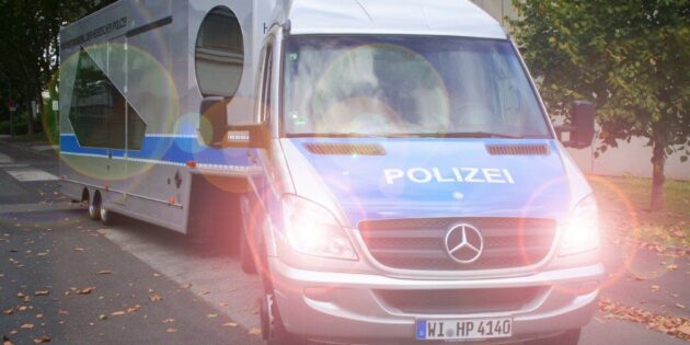 Das Präventionsmobil des Polizeipräsidiums Südhessen macht auch in Lampertheim Station. Foto: Polizei